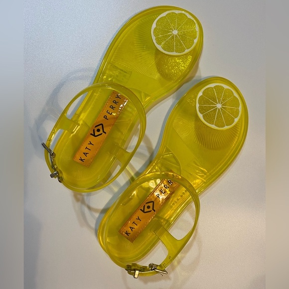NEW Sz 6 Katy Perry Gelee Lemon scented Yellow Sandal Clear Thong New, Box Jelly - Picture 3 of 15